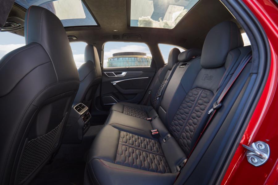 Интерьер Audi RS6 Avant 2020 года  (AU) (фото 25 из 35)